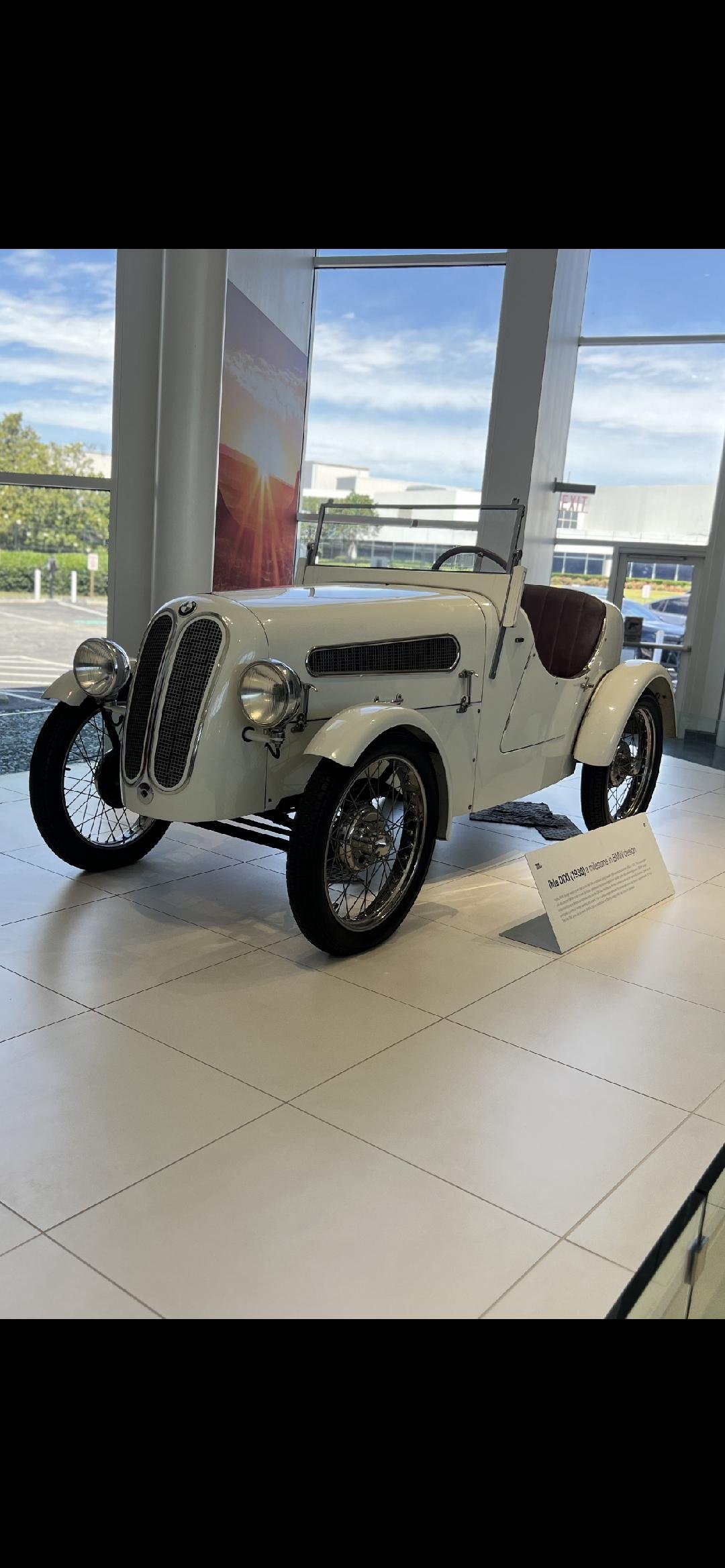 johndwaldensellsluxuryrides.com